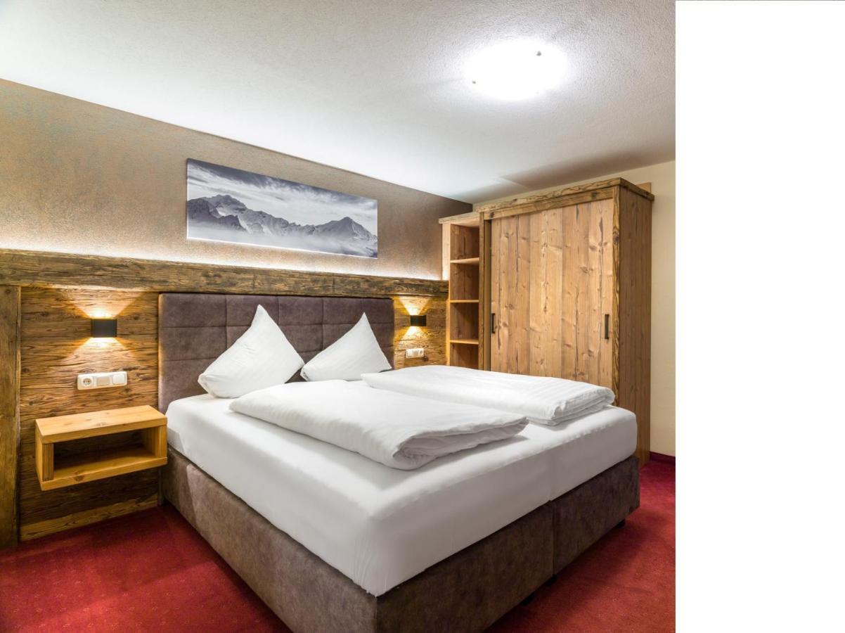 Laudegghof Ladis Inklusive Sommer Bergbahnticket Room photo